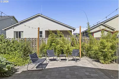 1054 Hickory St, Independence, OR 97351 - Photo 39