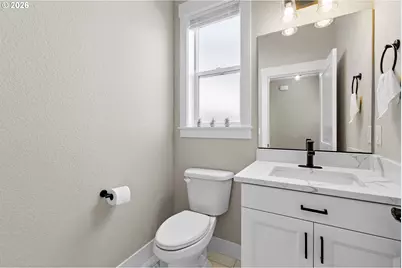1054 Hickory St, Independence, OR 97351 - Photo 9