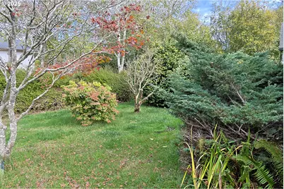 565 Lindy Ln, Coos Bay, OR 97420 - Photo 21