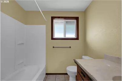 1138 W 7th Pl, Junction City, OR 97448 - Photo 15