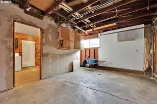 1138 W 7th Pl, Junction City, OR 97448 - Photo 25