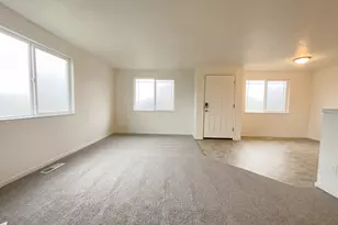 1108 NE Tamera Ln, Portland, OR 97220 - Photo 7