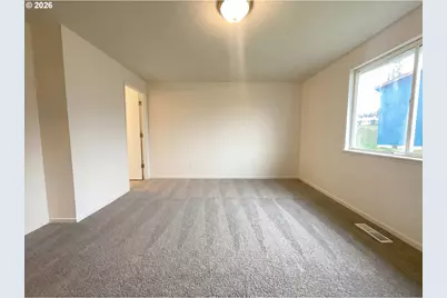 1108 NE Tamera Ln, Portland, OR 97220 - Photo 11