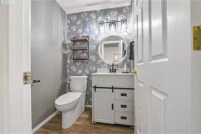 3075 NE 4th Ave, Hillsboro, OR 97124 - Photo 13