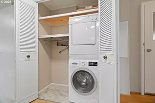 570 N 10th St, Cornelius, OR 97113 - Photo 9