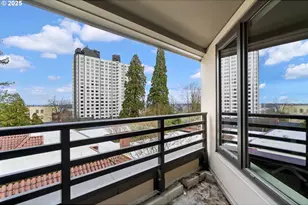 2245 SW Park Pl, Portland, OR 97205 - Photo 33