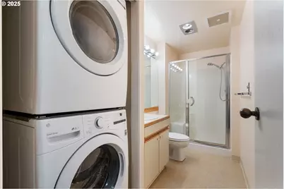 2245 SW Park Pl #3A, Portland, OR 97205 - Photo 15