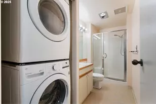 2245 SW Park Pl, Portland, OR 97205 - Photo 15