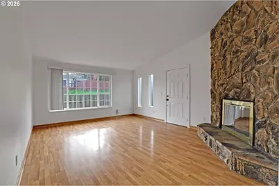 4703 SW Pomona St, Portland, OR 97219 - Photo 3