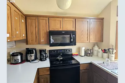 8563 SW Hamlet St, Portland, OR 97224 - Photo 9