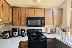8563 SW Hamlet St, Portland, OR 97224 - Photo 9