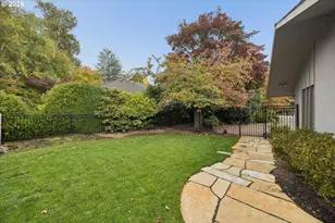 26 Monticello Dr, Lake Oswego, OR 97035 - Photo 43