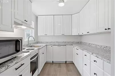 9424 N Fairhaven Ave, Portland, OR 97203 - Photo 9