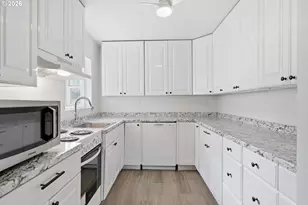 9424 N Fairhaven Ave, Portland, OR 97203 - Photo 9
