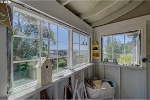 1676 SE 2nd St, Astoria, OR 97103 - Photo 3