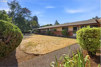7822 NE Everett St, Portland, OR 97213 - Photo 1