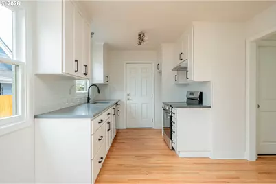 5721 N Willis Blvd, Portland, OR 97203 - Photo 15