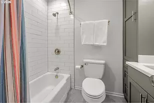 13562 SW 63rd Pl, Portland, OR 97219 - Photo 25