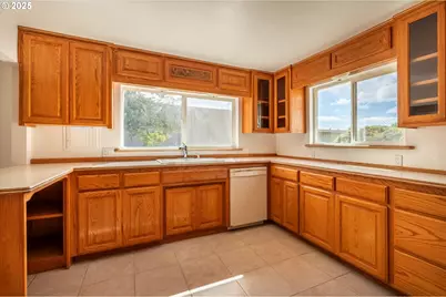 89 Michigan Ave, Bandon, OR 97411 - Photo 5
