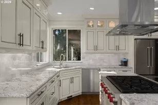 8730 NW Terraceview Ct, Portland, OR 97229 - Photo 11