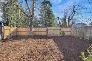 249 NE 191st Ave, Portland, OR 97230 - Photo 23