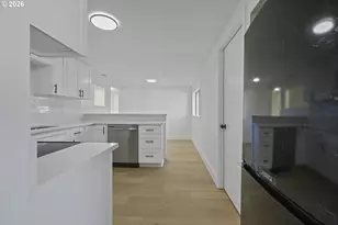 249 NE 191st Ave, Portland, OR 97230 - Photo 9