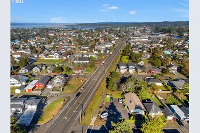 1010 3rd Ave, Seaside, OR 97138 - Photo 5