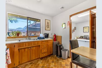 1010 3rd Ave, Seaside, OR 97138 - Photo 21