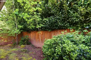 9028 N Drummond Ave, Portland, OR 97217 - Photo 23