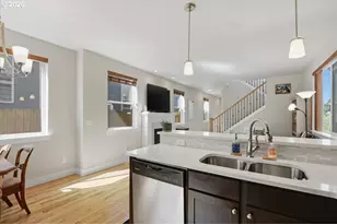 9028 N Drummond Ave, Portland, OR 97217 - Photo 11