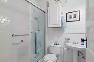 1631 NW Everett St, Portland, OR 97209 - Photo 11