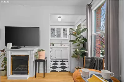 1631 NW Everett St #208, Portland, OR 97209 - Photo 3