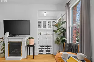 1631 NW Everett St, Portland, OR 97209 - Photo 3