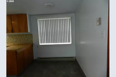 610 Tualatin St, Saint Helens, OR 97051 - Photo 9