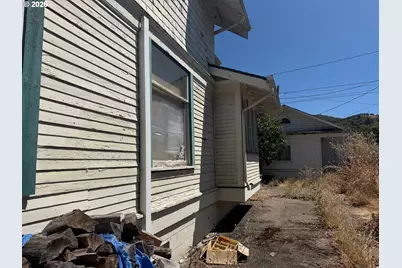 1435 SE Pine St, Roseburg, OR 97470 - Photo 3