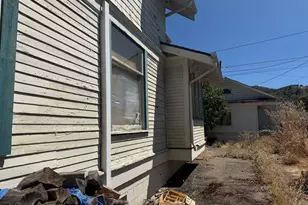 1435 SE Pine St, Roseburg, OR 97470 - Photo 3