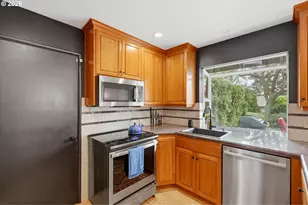 11700 SW Foothill Dr, Portland, OR 97225 - Photo 11