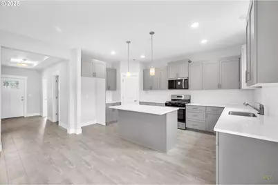 777 Riley Dr, Silverton, OR 97381 - Photo 9