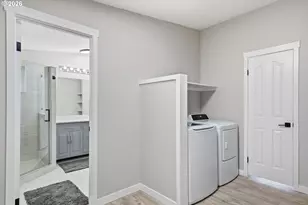 4617 SE 133rd Dr, Portland, OR 97236 - Photo 17