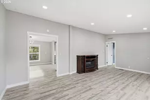 4617 SE 133rd Dr, Portland, OR 97236 - Photo 9