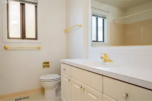 14950 NE Rose Pkwy, Portland, OR 97230 - Photo 21