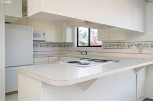 14950 NE Rose Pkwy, Portland, OR 97230 - Photo 7