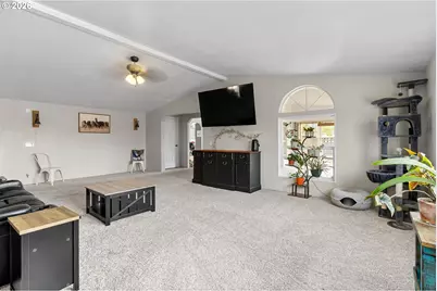 32225 Bush Garden Dr, Harrisburg, OR 97446 - Photo 7