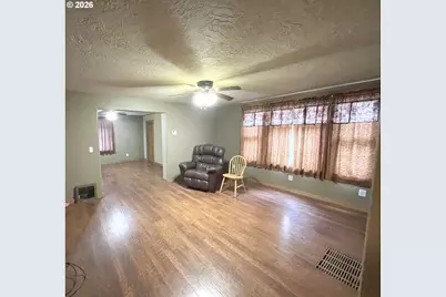 260 W Center St, Heppner, OR 97836 - Photo 5