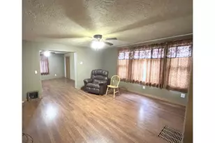 260 W Center St, Heppner, OR 97836 - Photo 5