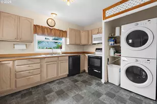 97 Dresden St, Astoria, OR 97103 - Photo 9