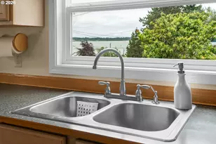 97 Dresden St, Astoria, OR 97103 - Photo 13