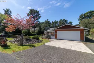 4726 Sea Breeze Ln, Florence, OR 97439 - Photo 5