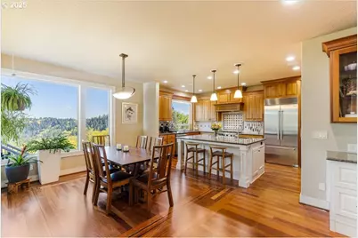 6643 NW Meridian Ridge Dr, Portland, OR 97210 - Photo 9