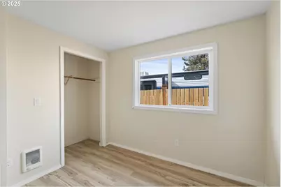 351 40th St, Springfield, OR 97478 - Photo 13